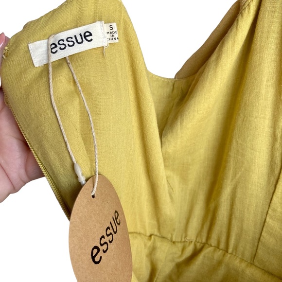 NWT essue Women’s mustard jumpsuit with straps and asymmetrical buttons - Sz S - Picture 8 of 13